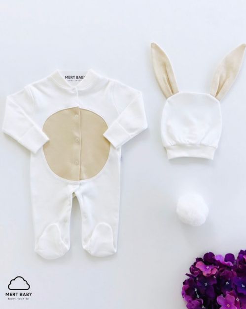 Picture of Light beige bunny bodysuit (0-3 months).