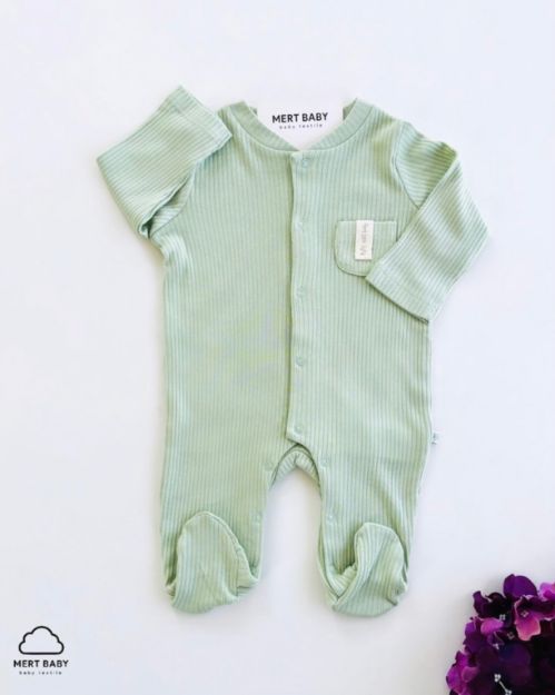 Picture of Green corduroy overalls (3-6 months).