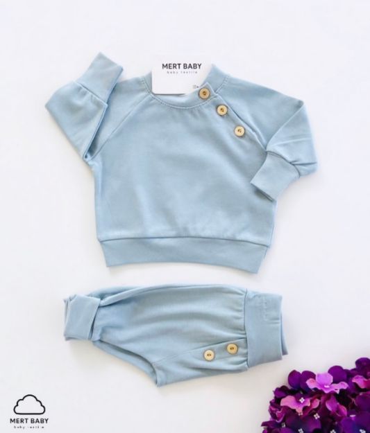 Picture of Blue buttoned jumpsuit from 9 to 12 months